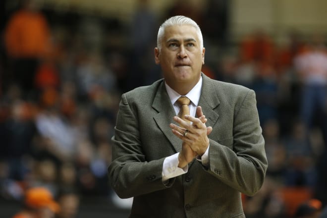 Oregon State head coach Wayne Tinkle