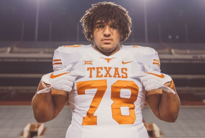 Texas picked up a commitment from JUCO OL Willie Tyler on Monday. 
