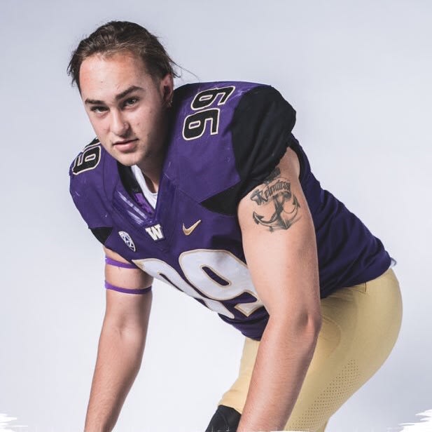 2020 three-star Indio (Calif.) Shadow Hills defensive end Jake Shipley on an official visit to Washington. 