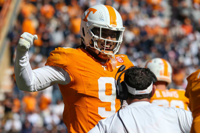 Tennessee Volunteers defensive lineman Tyler Baron (9) celebrates after returning a fumble for a touchdown against the Connecticut Huskies during the first half at Neyland Stadium. Photo | Randy Sartin-USA TODAY Sports