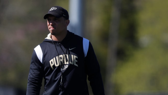 Purdue Boilermakers head coach Ryan Walters watches during Purdue football practice, Tuesday, April 18, 2023, at Purdue University in West Lafayette, Ind. Harrisonmccbb041823 Am06326 © Alex Martin/Journal and Courier / USA TODAY NETWORK