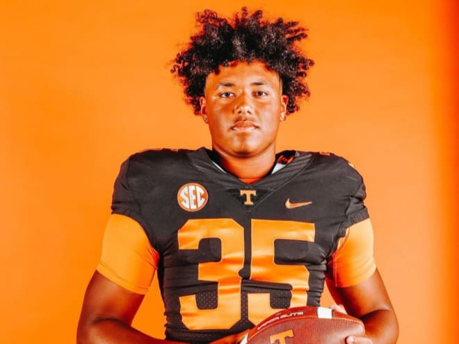 2023 four-star defensive end Daevin Hobbs has committed to Tennessee. 