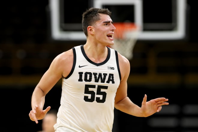 Luka Garza and Joe Wieskamp were named to Wooden Watch List. Photo: Hawkeyesports.com