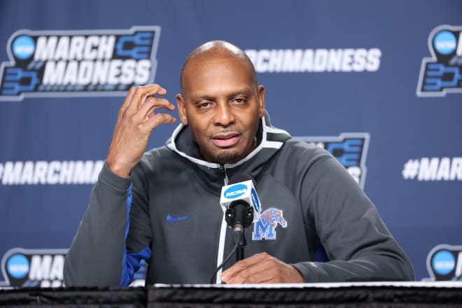 Memphis Tigers head coach Penny Hardaway answers questions from the media before the first round of the 2022 NCAA Tournament.