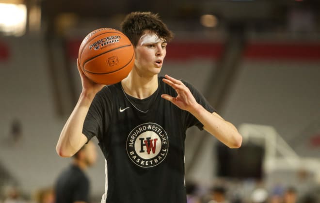 Three-star shooting guard Brady Dunlap announced his commitment to Notre Dame on Thursday.
