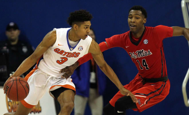 Florida sophomore forward Devin Robinson (3) drives to the rim against Ole Miss.