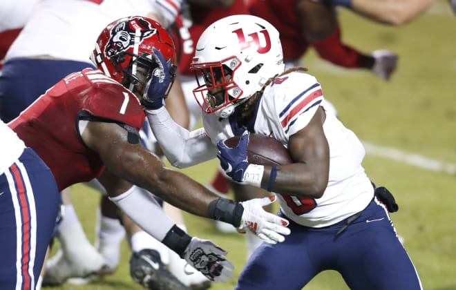 NC State Wolfpack football linebacker Isaiah Moore