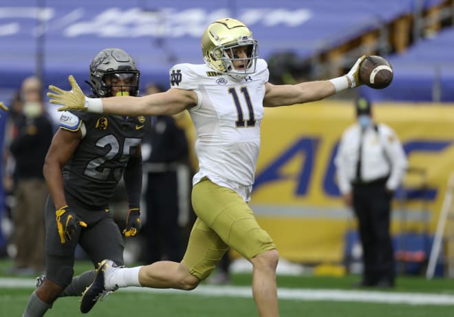 Notre Dame fifth-year senior wide receiver Ben Skowronek scoring a touchdown versus Pitt Oct. 24