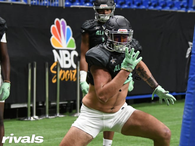 2023 four-star defensive lineman Brenan Vernon goes through a drill at the All-American Bowl.