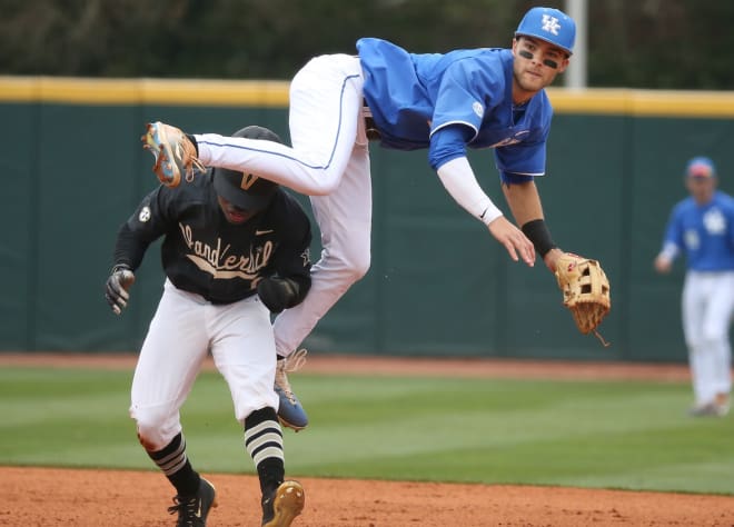 UK second baseman Riley Mahan Named Dick Howser Trophy Semifinalist ...