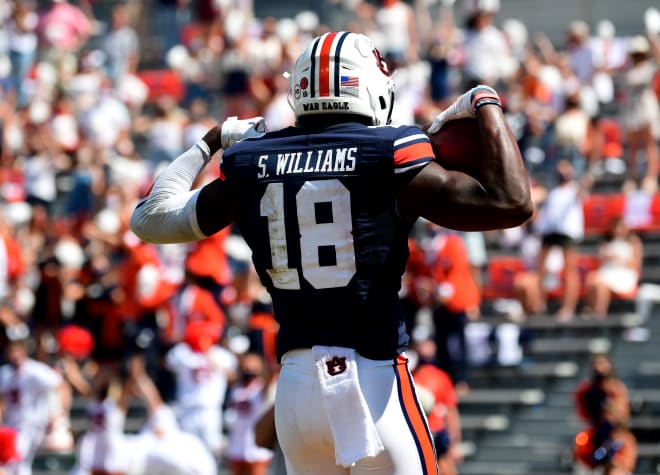 Seth Williams (18) turns to the crowd and celebrates during Auburn vs. Kentucky.