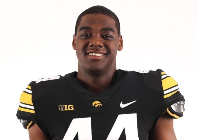 Defensive end Deontae Craig gave his verbal commitment to the Iowa Hawkeyes today.
