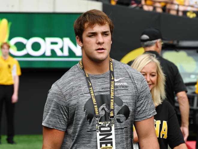 Offensive lineman Leighton Jones announced his commitment to the Iowa Hawkeyes today.