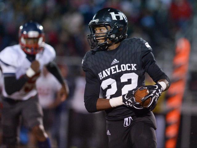 Havelock High product Khalil Barrett decommitted from Coastal Carolina and has committed to ECU.