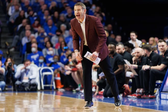 Alabama Crimson Tide head coach Nate Oats yells to his players during the first half against the Kentucky Wildcats at Rupp Arena at Central Bank Center. Mandatory Credit: Jordan Prather-USA TODAY Sports