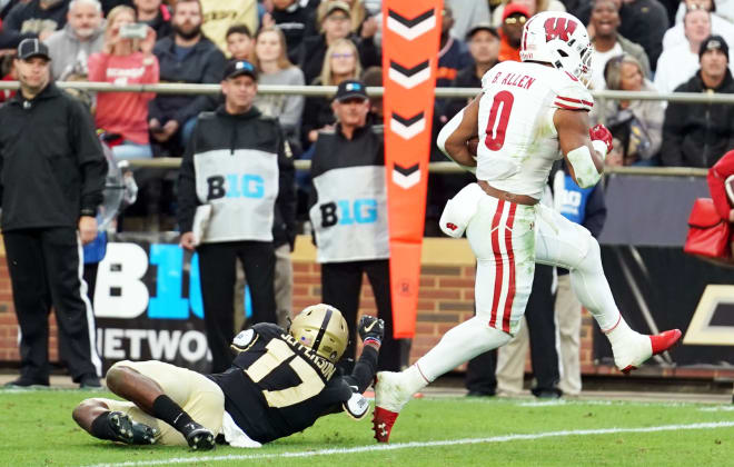 Wisconsin extended its win streak vs. Purdue to 15 games last season in a 30-13 win (USA Today Sports)