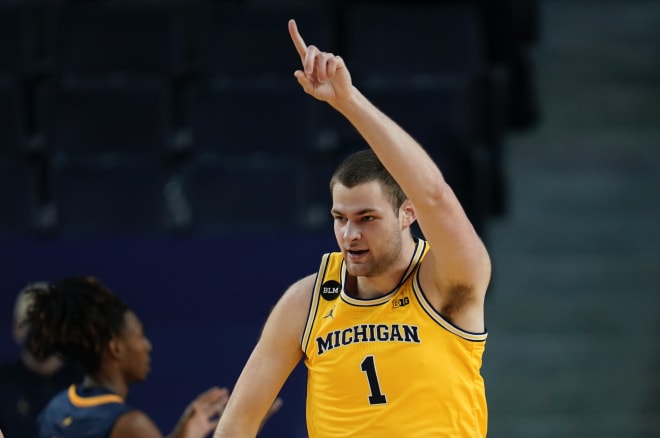 Michigan Wolverines basketball center Hunter Dickinson needs to improve his jumper to play in the NBA