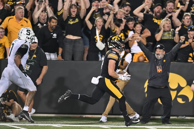 LOOK: Iowa Wearing Gold Jerseys Vs Minnesota - Go Iowa Awesome