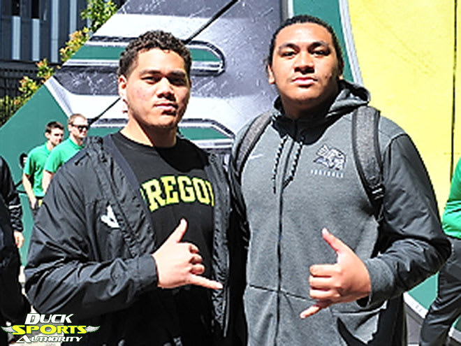 Drew Faoliu (left) and Penei Sewell will be in the Ducks' fall camp this summer