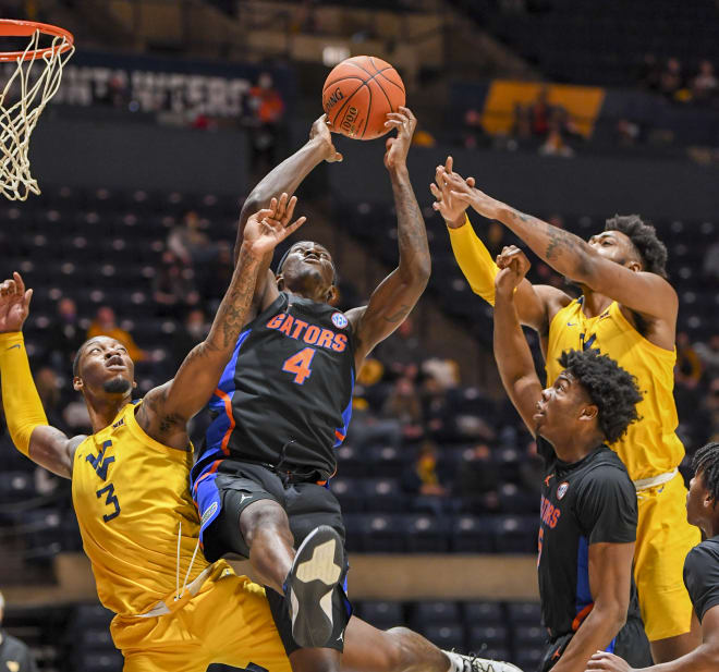 The West Virginia Mountaineers basketball team struggled on the defensive end.