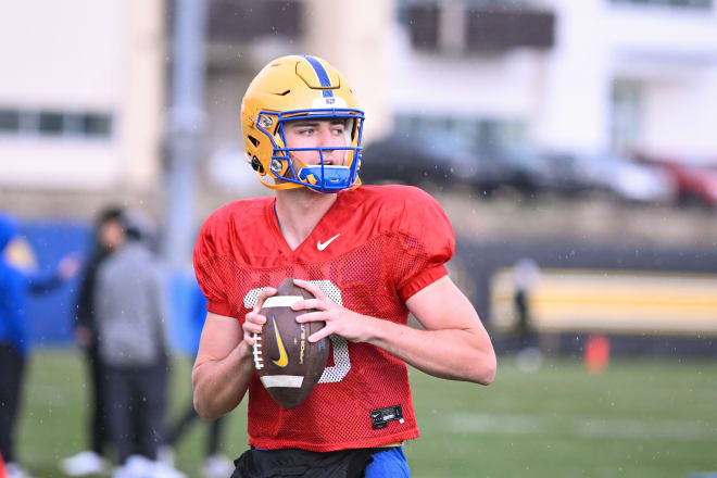 Pitt quarterback Nate Yarnell