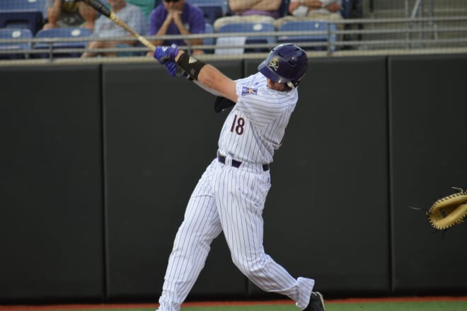 Bryant Packard made his return to the lineup in the eighth inning but Air Force scored in the ninth to take a 3-2 win.