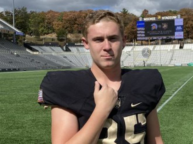 Longsnapper Cole McCutcheon during his visit on Saturday to take in the Army-Tulane game
