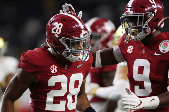 Alabama Crimson Tide cornerback Josh Jobe (28) and safety Jordan Battle (9). Photo | Getty Images 