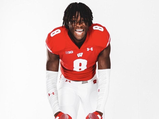 Wisconsin recently received a commitment from transfer portal OLB John Pius. 