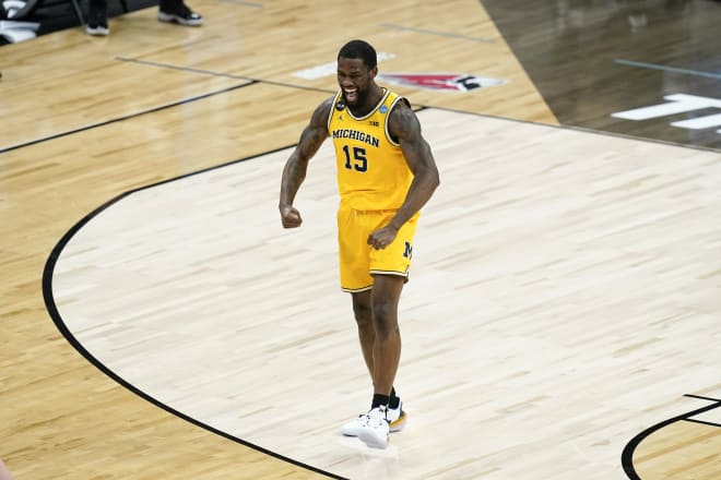 Former Michigan Wolverines basketball guard Chaundee Brown Jr. has signed with the Los Angeles Lakers.