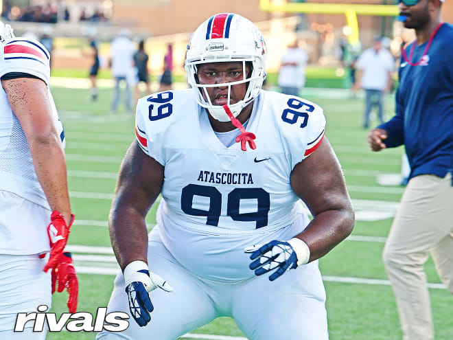 Atascocita DT Samu Taumanupepe is a force at 388-pounds in the middle of the defense