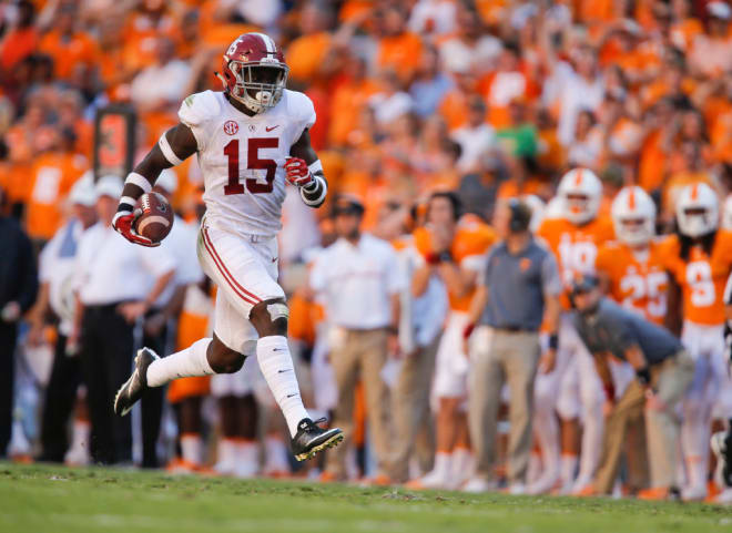 Alabama defensive back Ronnie Harrison (15) returns an interception for a touchdown Saturday, October 15, 2016 at Neyland Stadium in Knoxville, Tennessee.