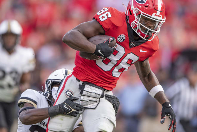 Dillon Bell caught five pases for 54 yards and a touchdown against Vanderbilt. (Kathryn Skeean/UGASports.com)