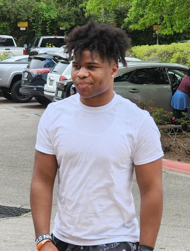 FSU linebacker target Dee Crayton returned for another visit, naming the Seminoles a top program in his recruitment.