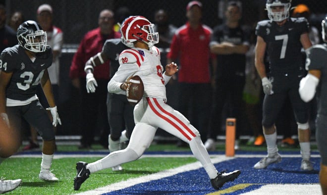 Bryce Young runs in a touchdown for Mater Dei High School. Photo | Getty Images 