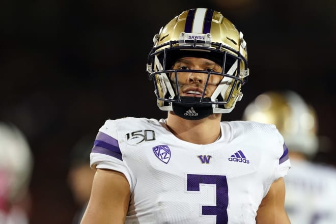 Washington Huskies defensive back Elijah Molden (3) stands on the field during the third quarter against the Stanford Cardinal at Stanford Stadium. Photo Credit: Darren Yamashita-USA TODAY Sports