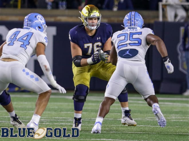 Notre Dame Fighting Irish football freshman offensive tackle Joe Alt