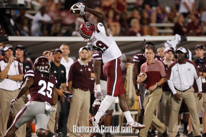 Bryan Edwards comes down with a catch at Mississippi State in 2016.