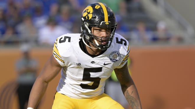 Iowa linebacker Jestin Jacobs is headed to the transfer portal.