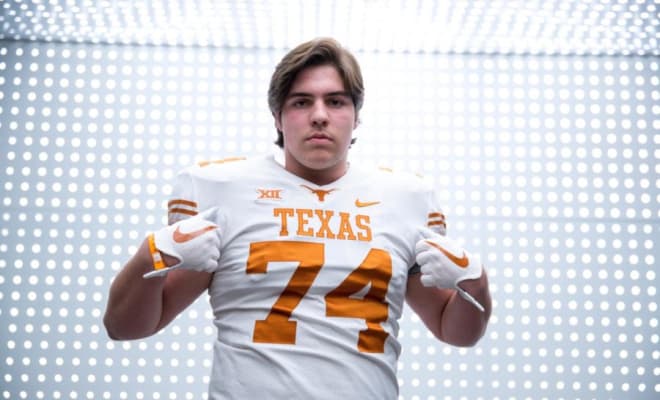 Jake Majors remains solidly committed to Texas. 