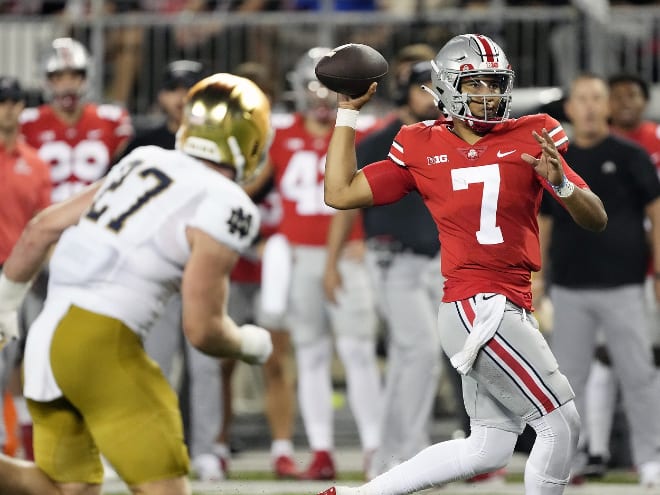 Ohio State Buckeyes running back Miyan Williams makes a catch