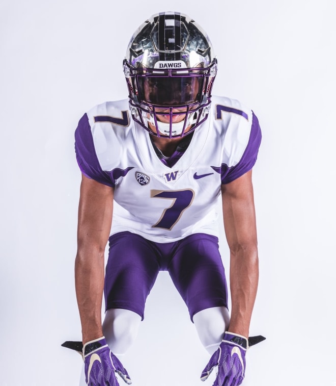 2020 three-star Lawndale (Calif.) defensive back Makell Esteen on his official visit to Washington. 