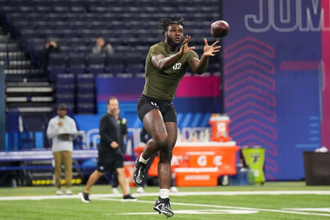 Alabama linebacker Will Anderson (LB02) participates in drills during the NFL Combine at Lucas Oil Stadium. Photo | Kirby Lee-USA TODAY Sports