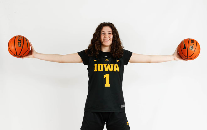 Ava Heiden discusses here commitment to the Hawkeyes. 