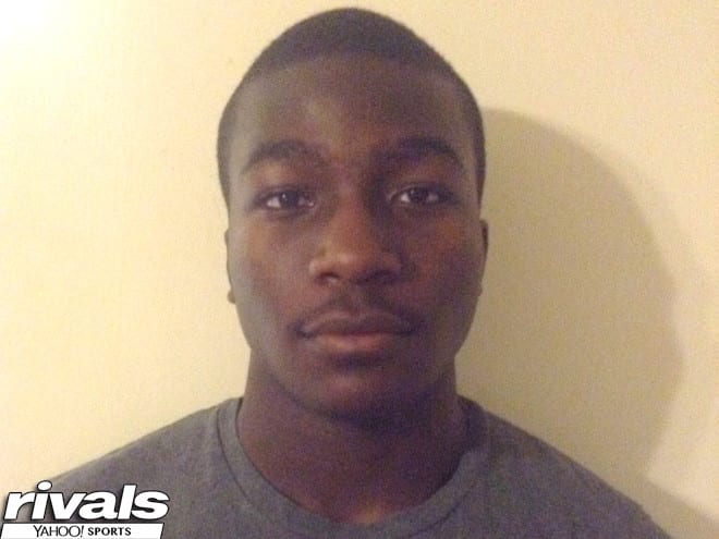 DE Isaac Ukwu is a top Army Black Knights target