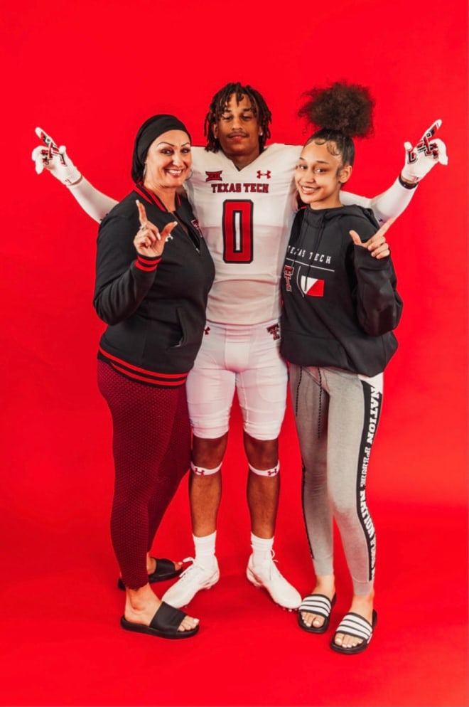 Jalon Peoples with his family at Texas Tech