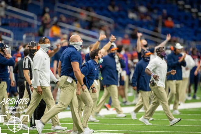 The Roadrunners September schedule includes road games at Illinois and Memphis.