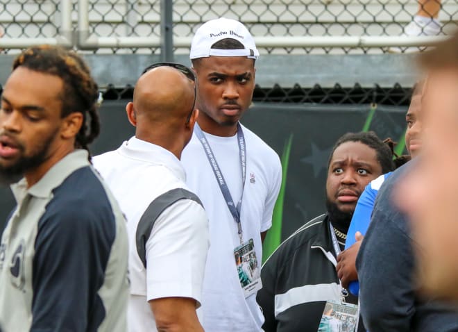 Jamal Meriweather on the sidelines prior to the UCF-South Florida game in November 2021. 