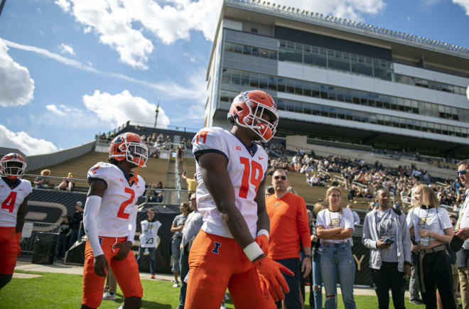 Sep 25, 2021; West Lafayette, Indiana, USA; llinois Fighting Illini wide receiver Dalevon Campbell (19) walks onto the field before the game against the Purdue Boilermakers at Ross-Ade Stadium.