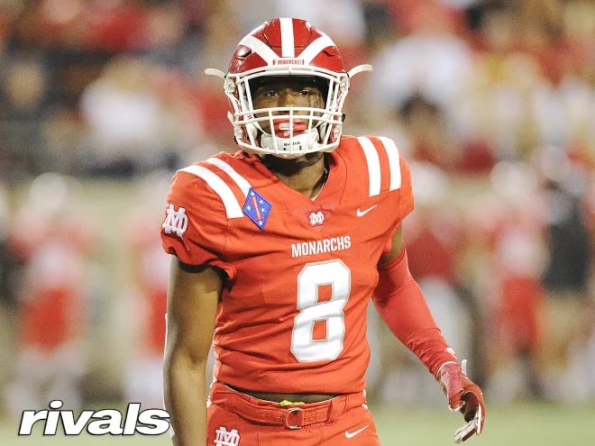 Despite being committed to Oklahoma, four-star cornerback Darion Green-Warren seems to have a lot of interest in the Wolverines.